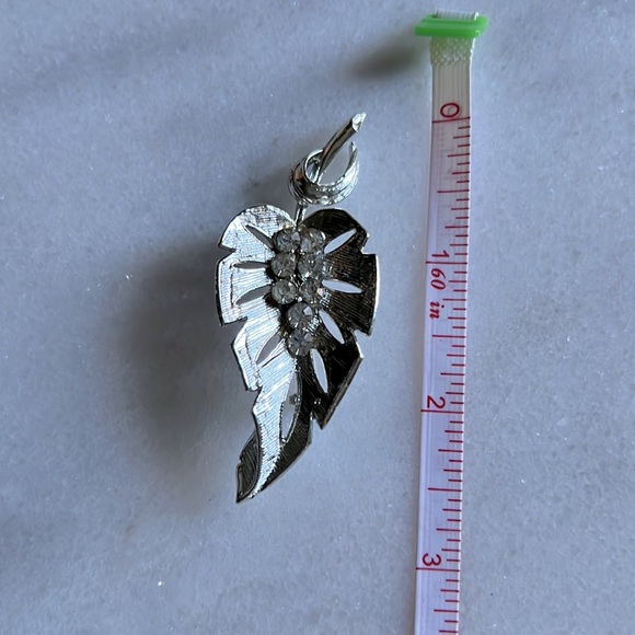 Vintage Leaf Silvery Sparkly Rhinestone Brooch/Pin - Picture 3 of 7